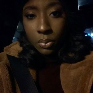 Meet your Posher, Dinah